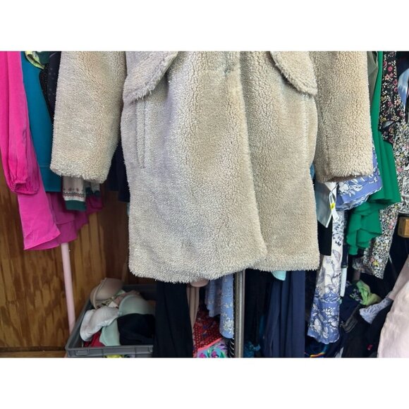 BCBG ladies Faux Fur Teddy Coat Cream SZ M NWT Warm Heavy Metallic - Picture 2 of 12